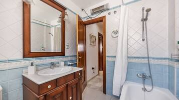 Douche, serviettes fournies