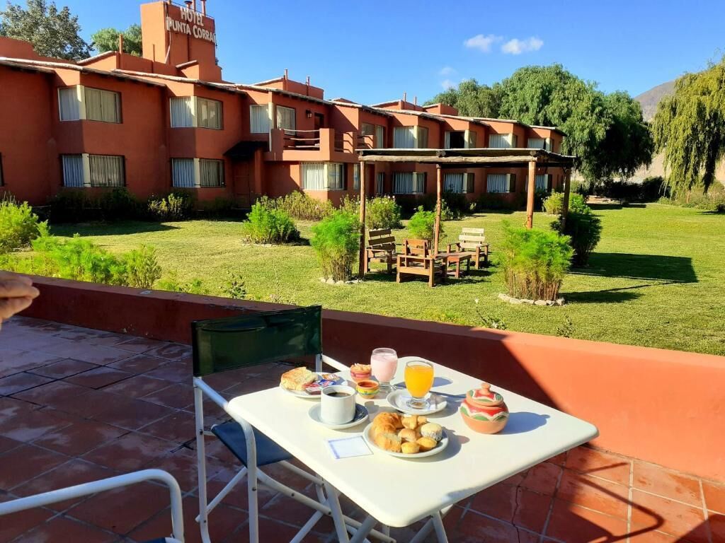 تناول الطعام بالخارج