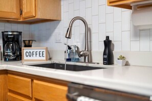 Private kitchen - *Fireplace*Golf Course* Country Club (Flagstaff)