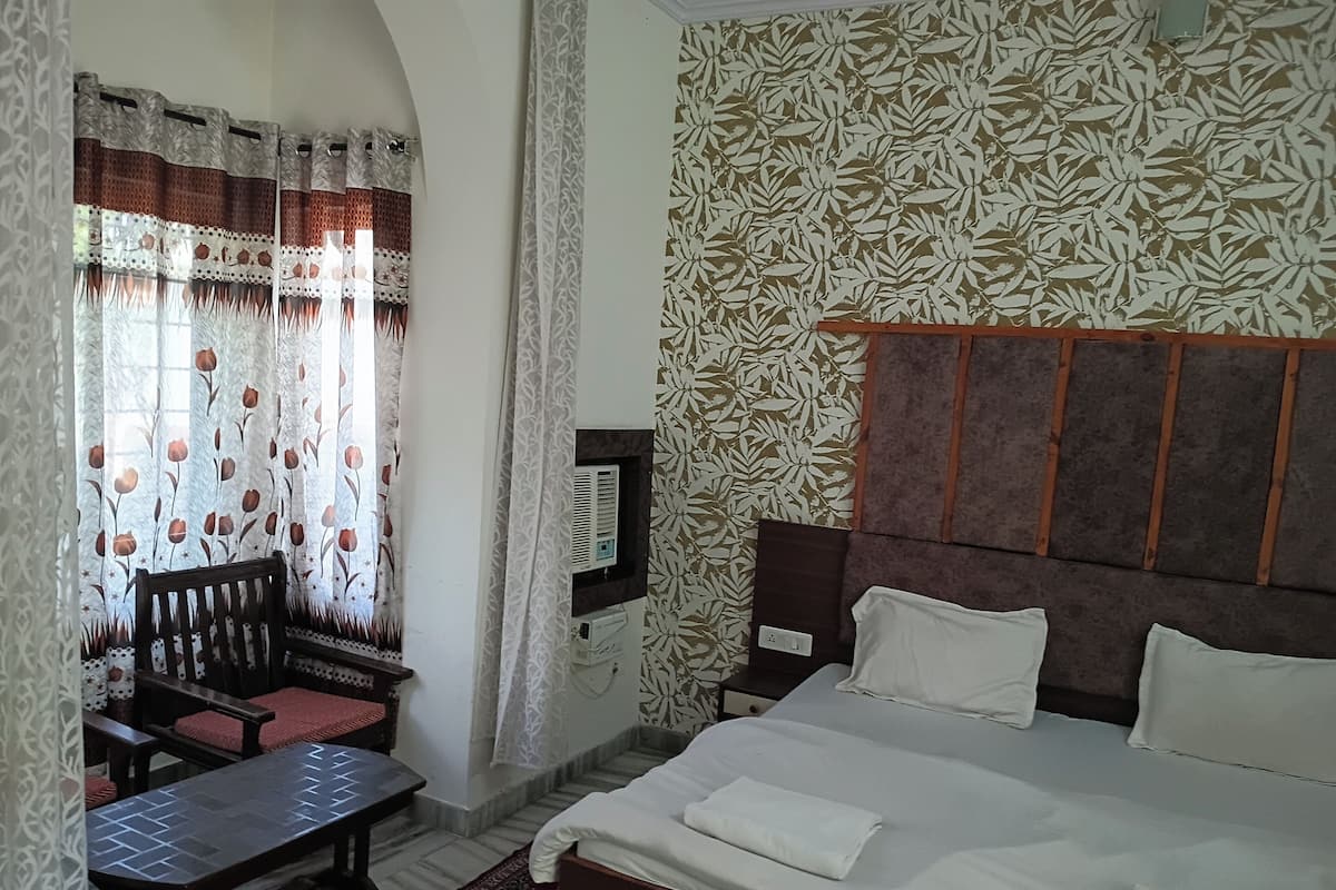 Deluxe Double Room, Patio, Garden View