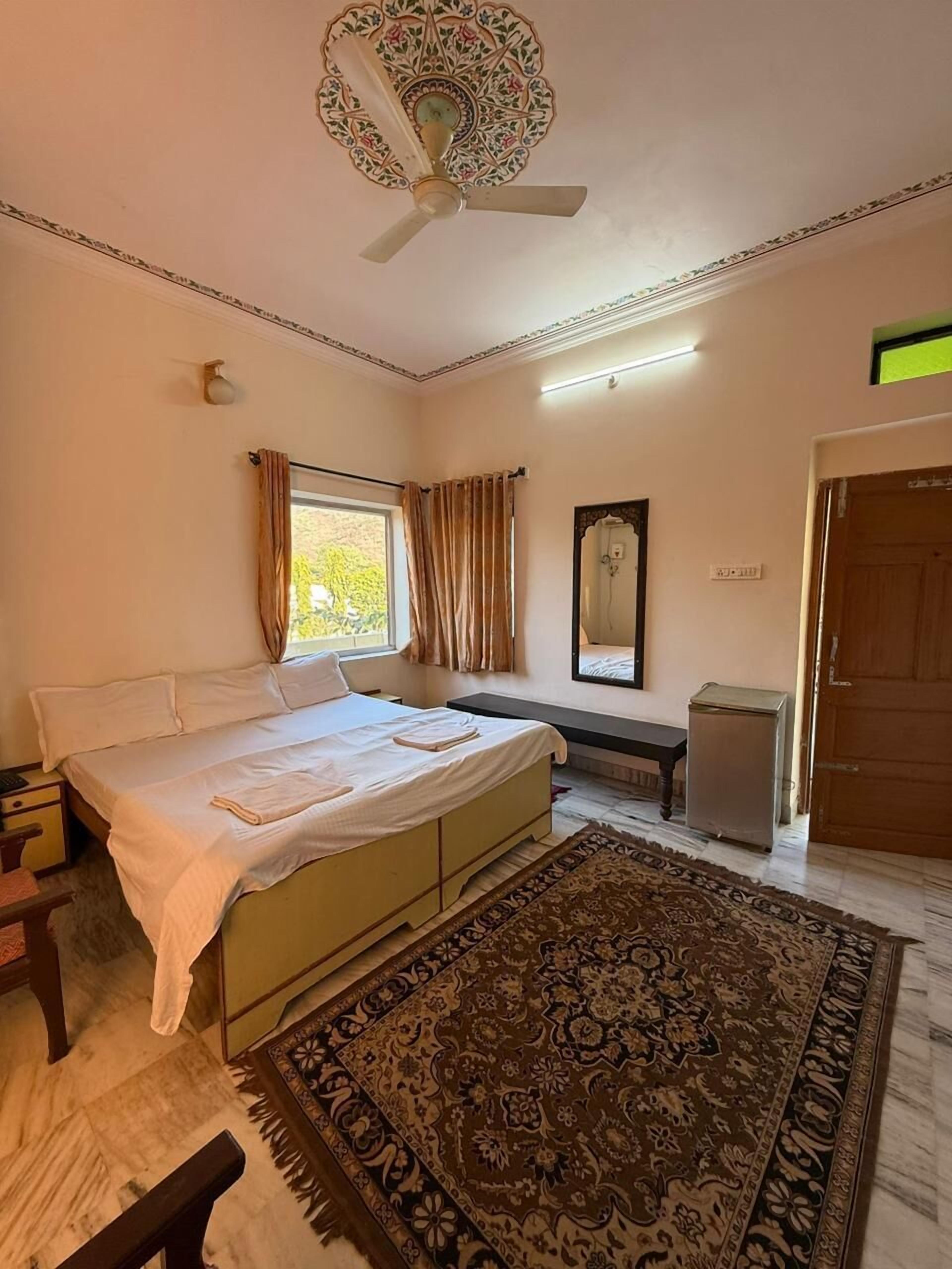 デラックス トリプルルーム パティオ マウンテンビュー