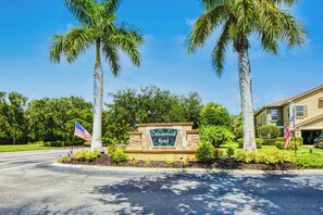 Property grounds - Paradise Awaits in the Verandah, Fort Myers, FL (Fort Myers)