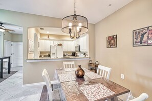 Dining - Paradise Awaits in the Verandah, Fort Myers, FL (Fort Myers)