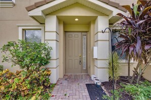 Exterior detail - Paradise Awaits in the Verandah, Fort Myers, FL (Fort Myers)