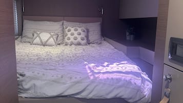 4 bedrooms, WiFi, bed sheets