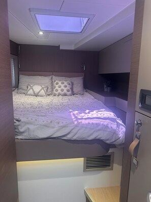 4 bedrooms, WiFi, bed sheets