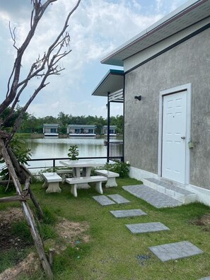 Gambar tidak terklasifikasi, 2 dari 9, tombol