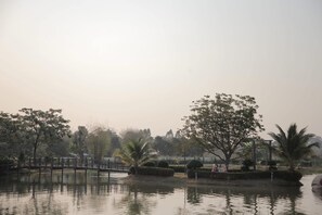 Gambar tidak terklasifikasi, 5 dari 9, tombol