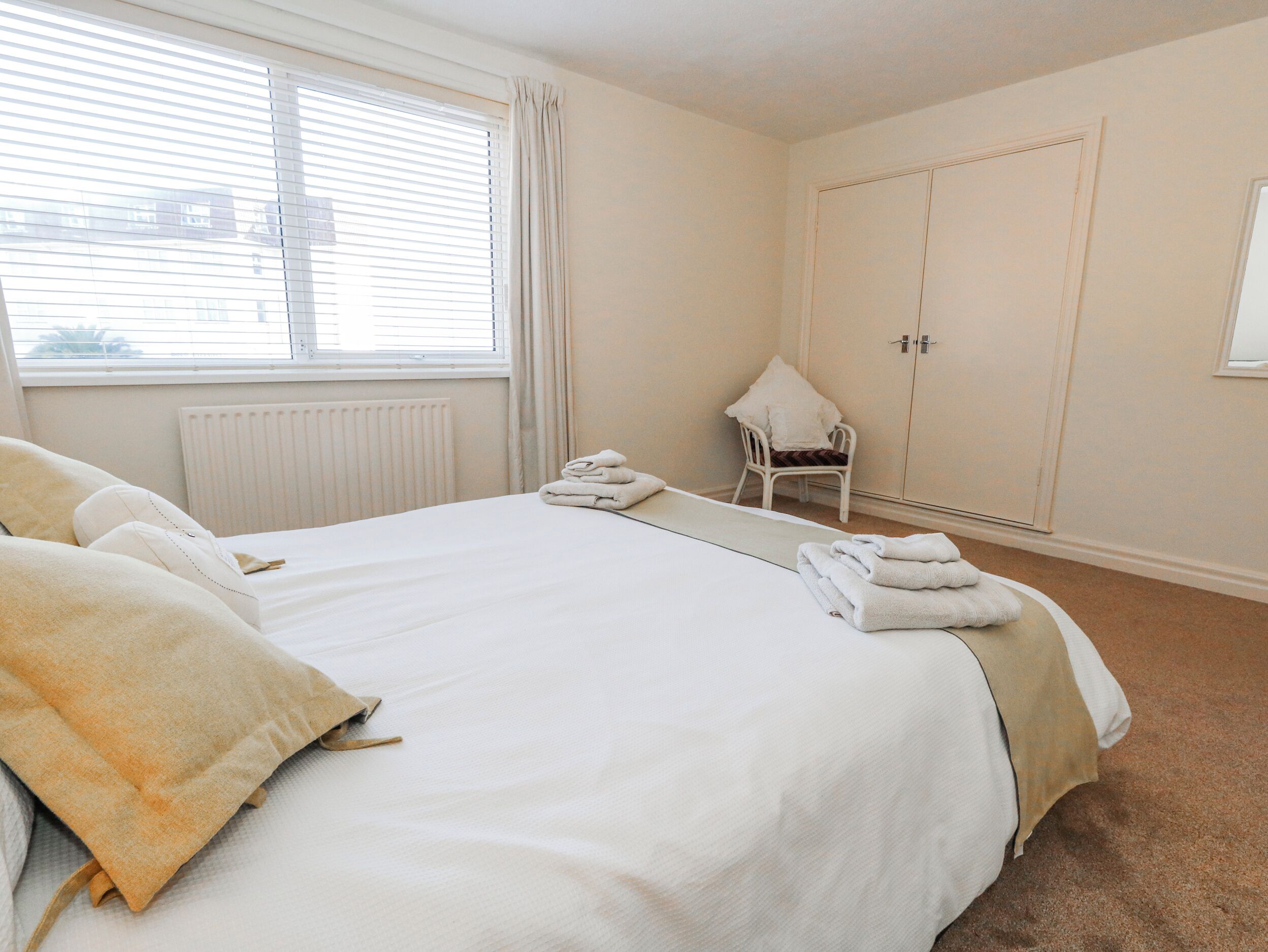 4 bedrooms, individually decorated, individually furnished, free WiFi