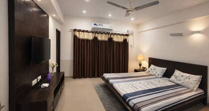 Tranquil 1-bedroom apartment with AC in vibrant Vrindavan
