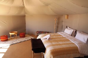 Deluxe Cabin, Desert View