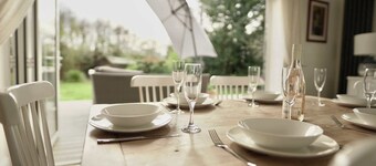 Spacious Home in the Cotswolds, Parking & Garden