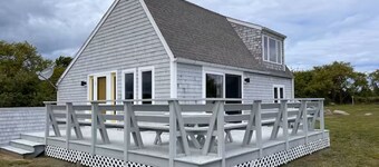 4BR Minister's Lot Beach Cottage