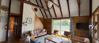 4BR Minister's Lot Beach Cottage