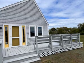Exterior - 4BR Minister's Lot Beach Cottage (New Shoreham)