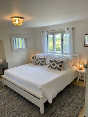 Room - Bright 4 Bdrm Beach Cottage, Close to Town (New Shoreham)