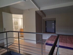 Room - Guest Room "La Grande Rivière" with Shared Pool, Wi-Fi, and Air Conditioning (Sèvremoine)