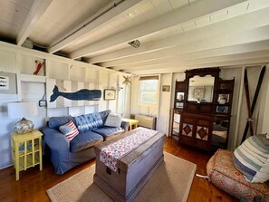 Living area - Salt Rose 2 Bedroom Cottage by the Sea (New Shoreham)