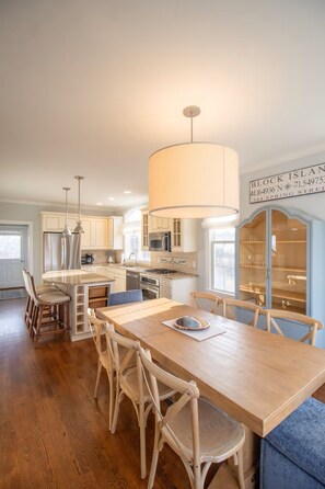 Dining - Luxury 4BR 4BA on Spring Street with Ocean Views (New Shoreham)