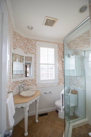 Bathroom - Luxury 4BR 4BA on Spring Street with Ocean Views (New Shoreham)