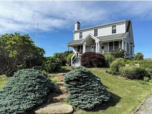 Exterior - Luxury 4BR 4BA on Spring Street with Ocean Views (New Shoreham)