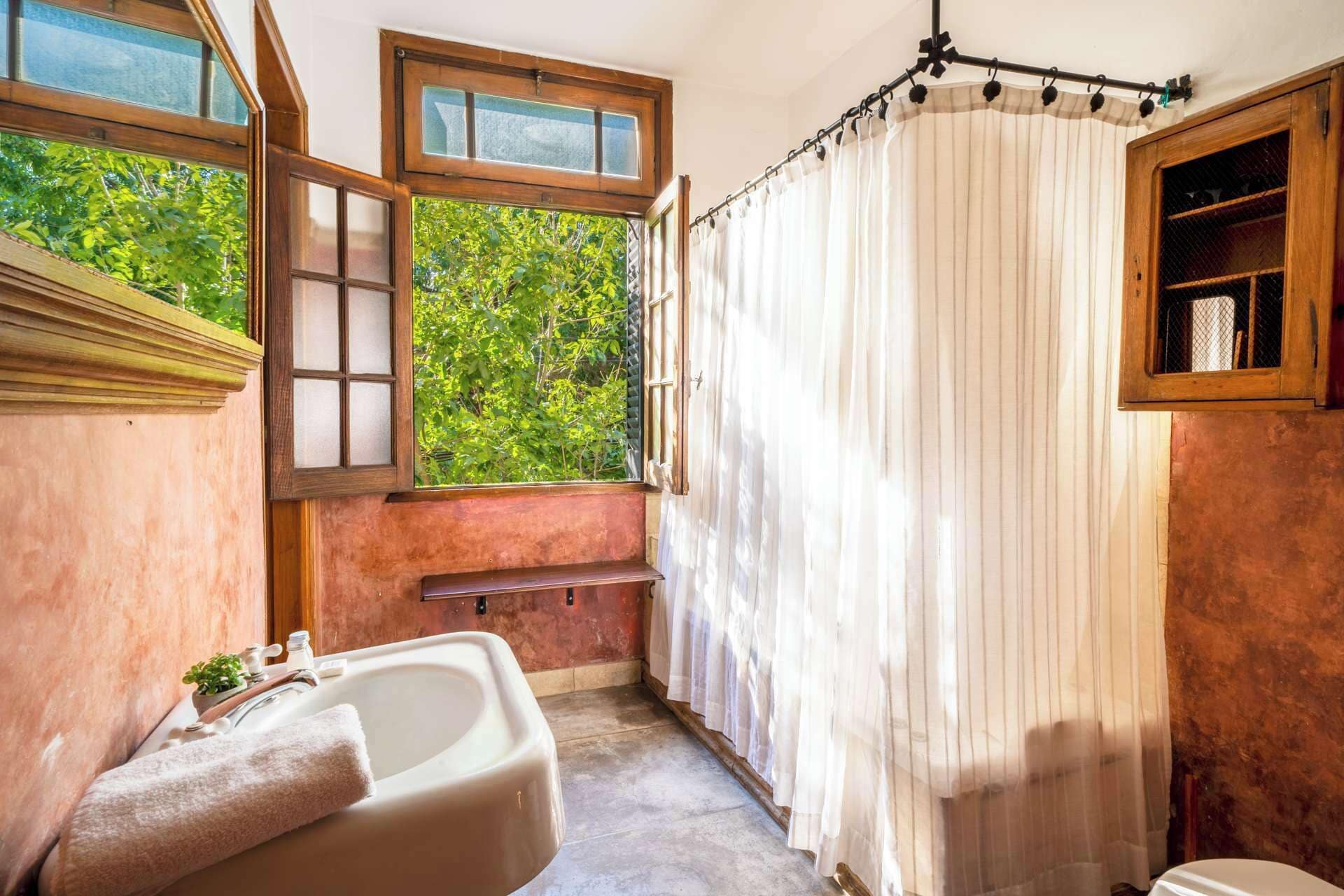 Dusche, Haartrockner, Shampoo
