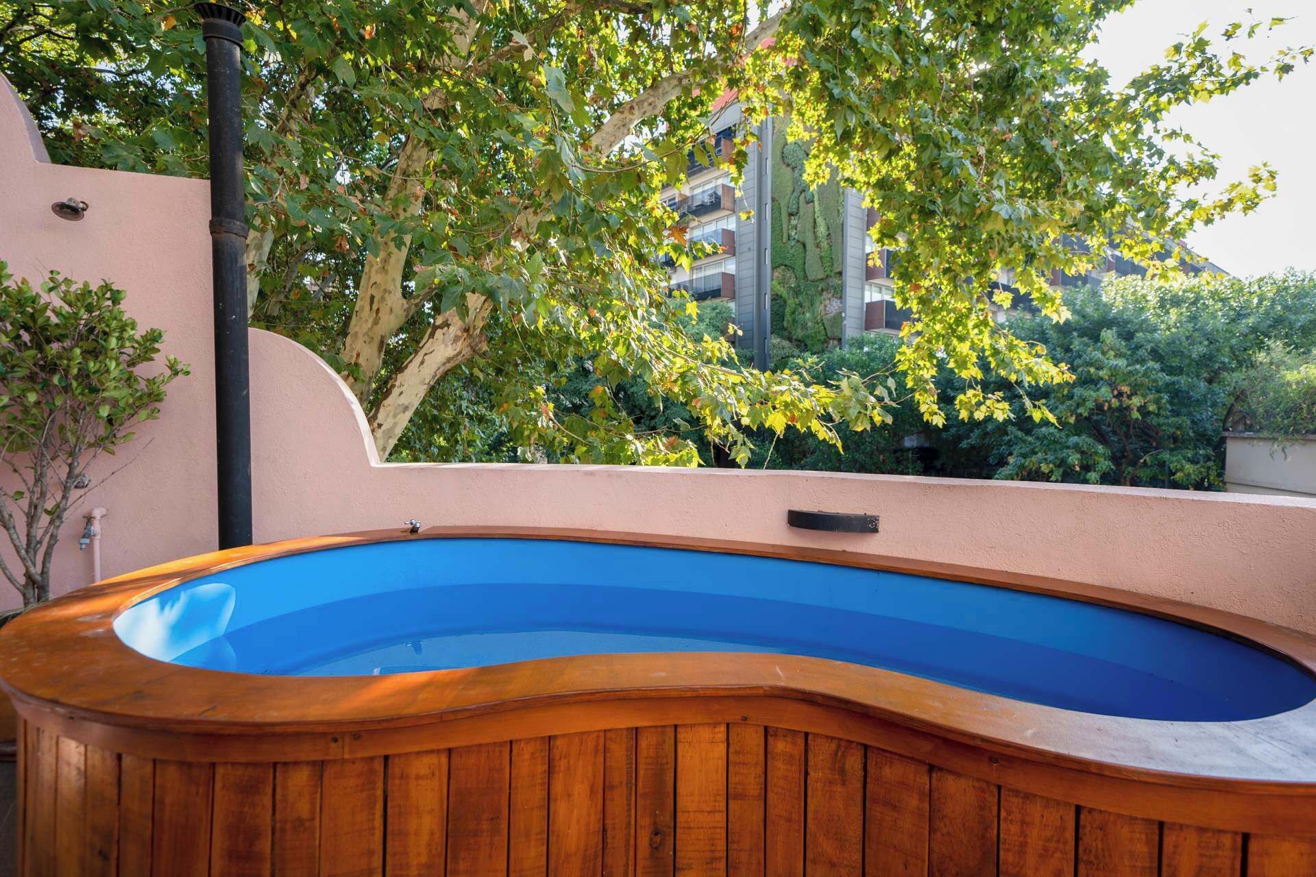 Bañera de hidromasaje exterior