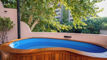 Bañera de hidromasaje exterior