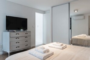 Iron/ironing board, travel cot, WiFi, bed sheets - MOT Rentals + 4 Bd 3 Ba Terrace, Pool and BBQ Palermo (Buenos Aires)