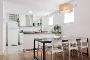 Dining - MOT Rentals + SohoGIam 'B' - 2 Bd 2 Ba (Buenos Aires)
