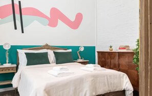 Desk, iron/ironing board, travel crib, WiFi - MOT Rentals - Ravignani House 3 Bd in Palermo (Buenos Aires)