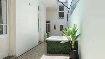 Bañera de hidromasaje exterior