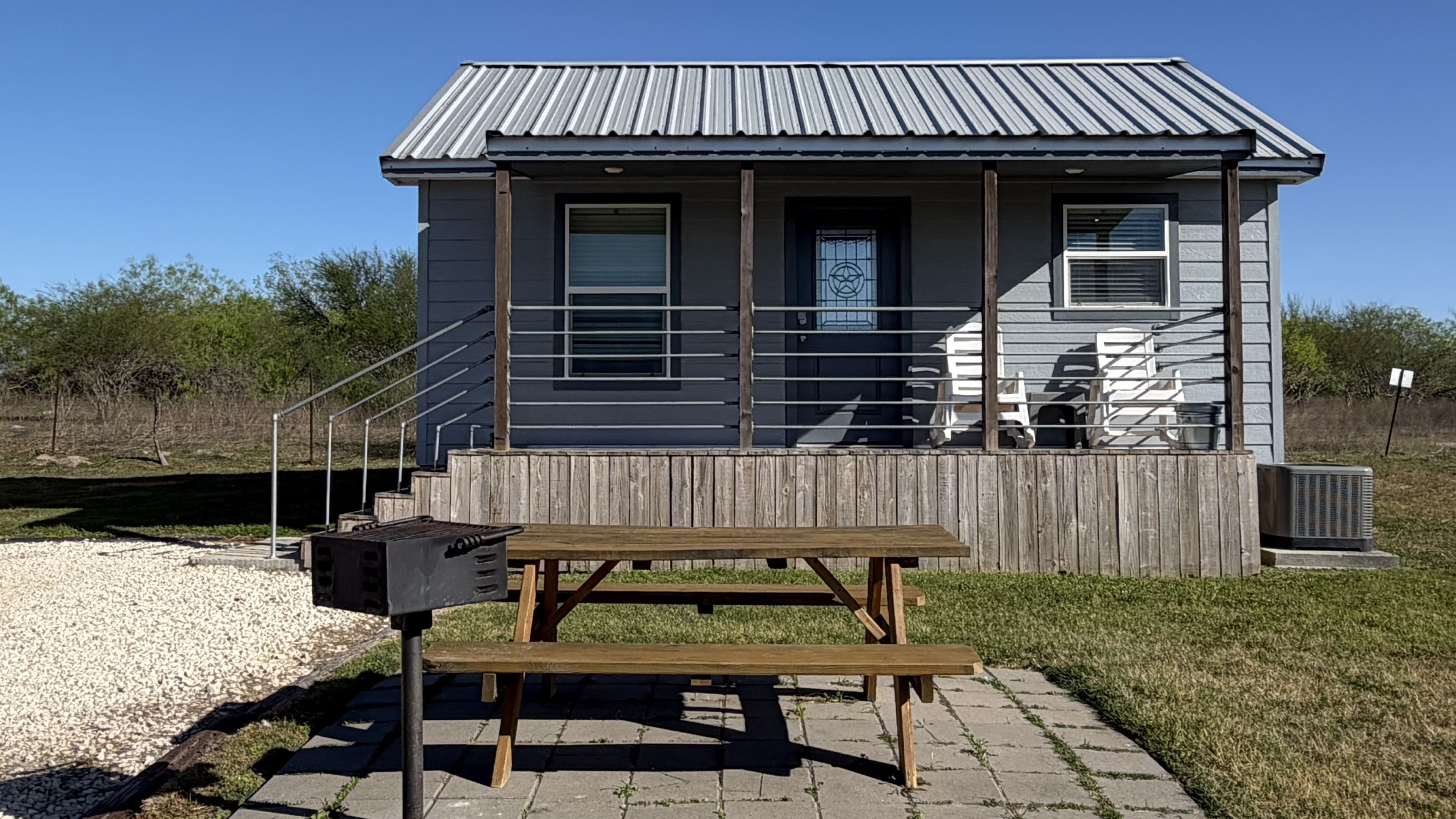 Cabaña de lujo, vista al lago | Restaurante al aire libre