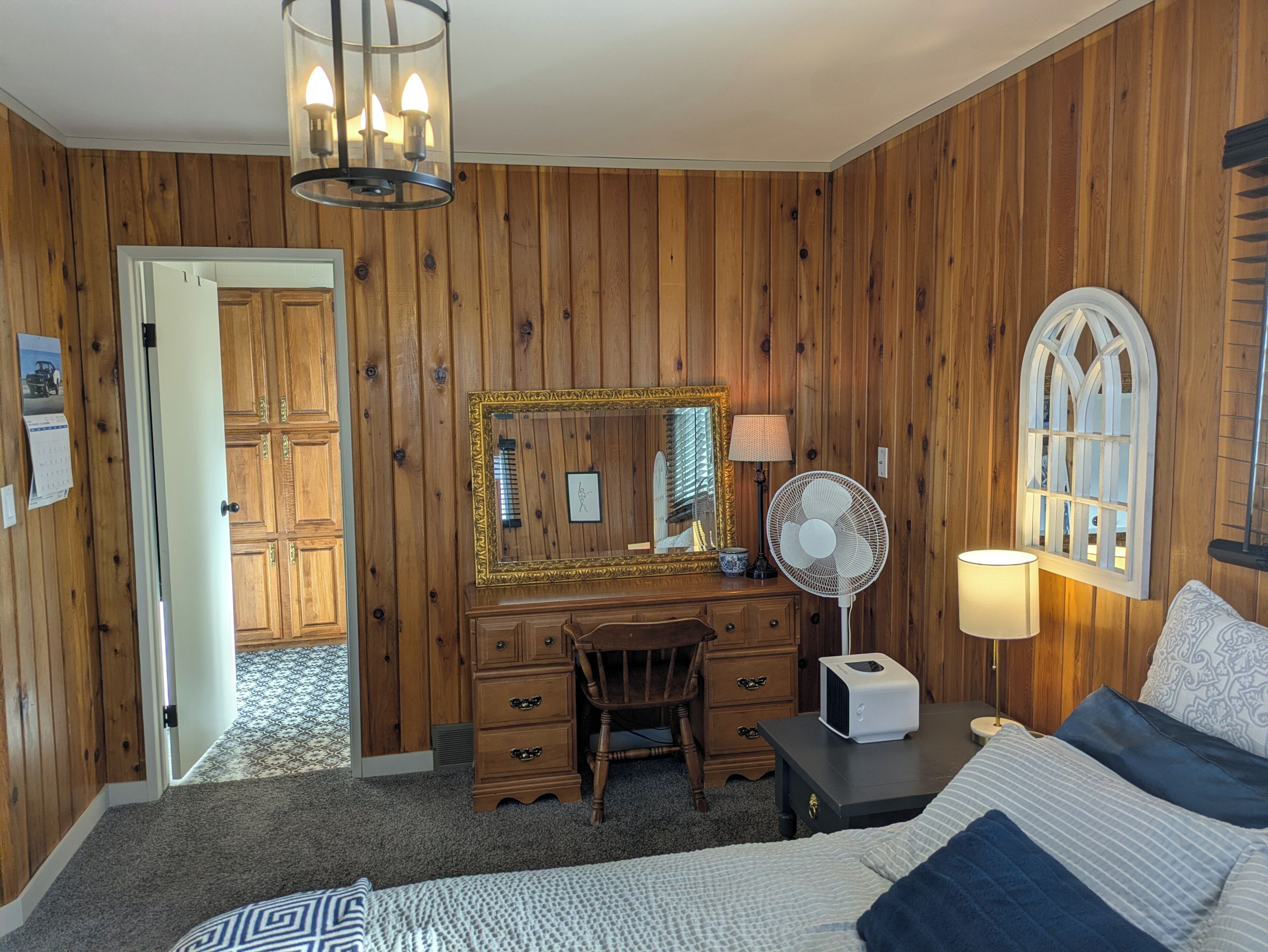 4 bedrooms, desk, iron/ironing board, free WiFi