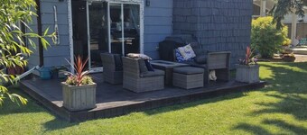 Lovely 4-bedroom cabin in the heart of Sylvan Lake - 4 min walk to the beach