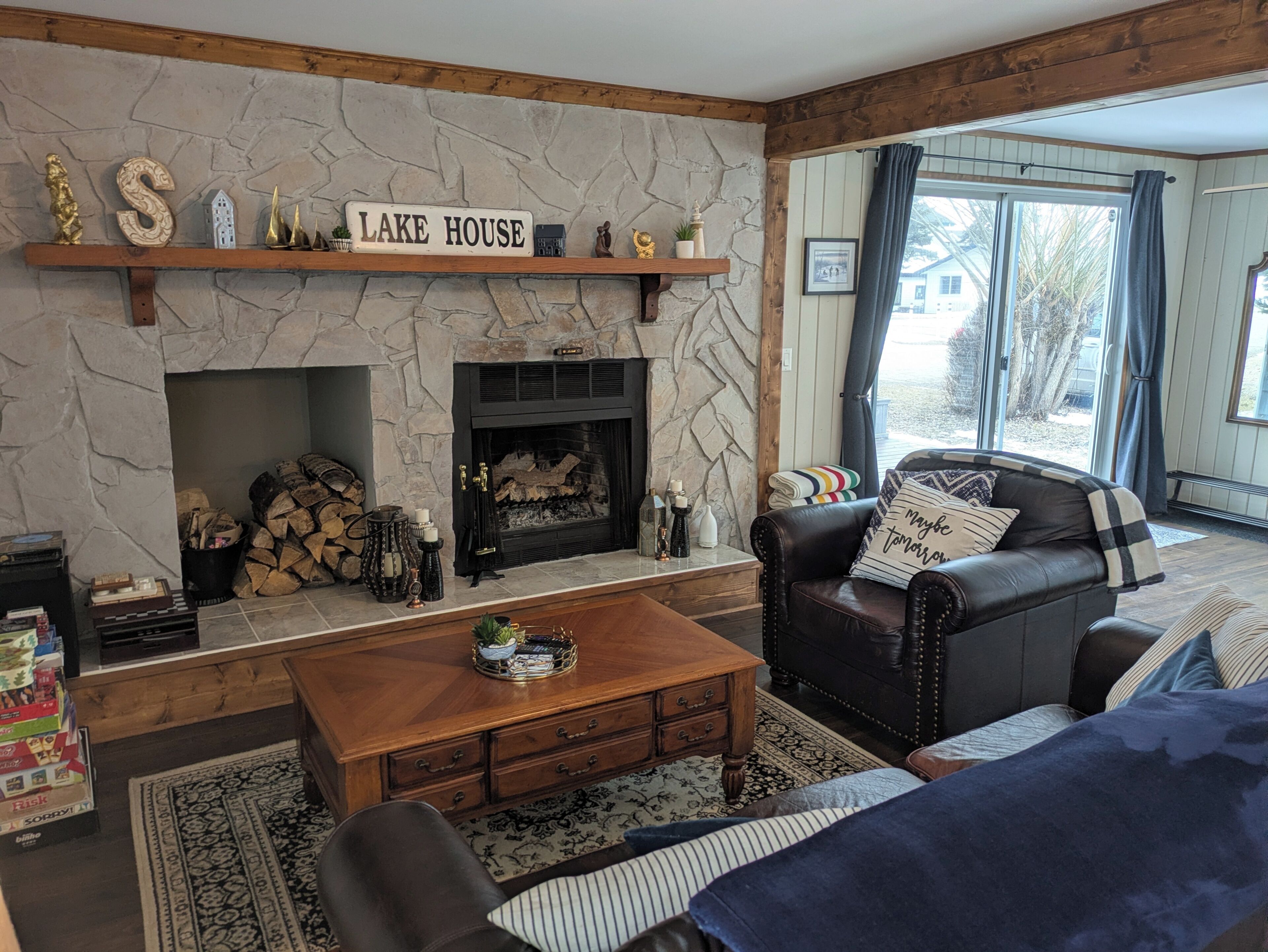 Smart TV, fireplace, video games, DVD player