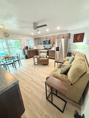 Living area - Private Canal Retreat - Heated Pool & Spa (Fort Myers Beach)