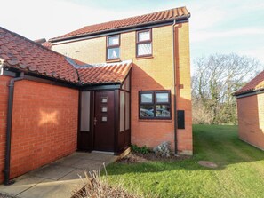Exterior - Cha Cha's Cottage (Whitby)
