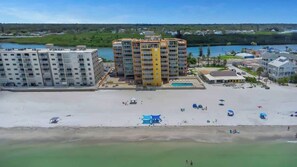 Beach nearby - Beachfront Paradise! Crawl 2 beach~Beachfront Pool (Indian Rocks Beach)