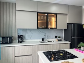 Apartment, Balcony, Valley View | Private kitchen | Microwave, oven, stovetop, coffee/tea maker