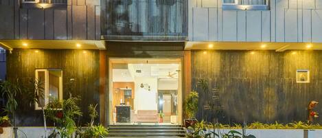 บ้านพัก | ฝ่ายต้อนรับ