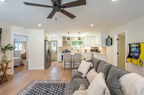 TV, stereo - 3BR La Mesa Home w/Arcade, Parking Near SDSU (La Mesa)
