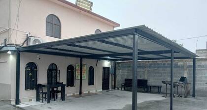 Casa Cactus - Hotel para 13 personas con balcón y asador
