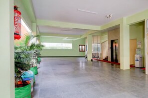 Interior - Townhouse Koyambedu Metro Station (Chennai)