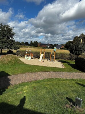 Children's area - Comfortably furnished vacation apartment with fallow deer enclosure and restaurant. (Erwitte)