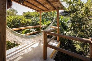 Comfort Chalet, Garden View | Property grounds - Pousada Colmeia (Santa Cruz Cabrália)