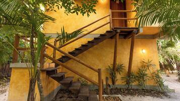 Chalet Confort, vue jardin | Enceinte de lâhĂ©bergement