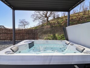 Outdoor spa tub - Lili Wen Fach (Ruthin)