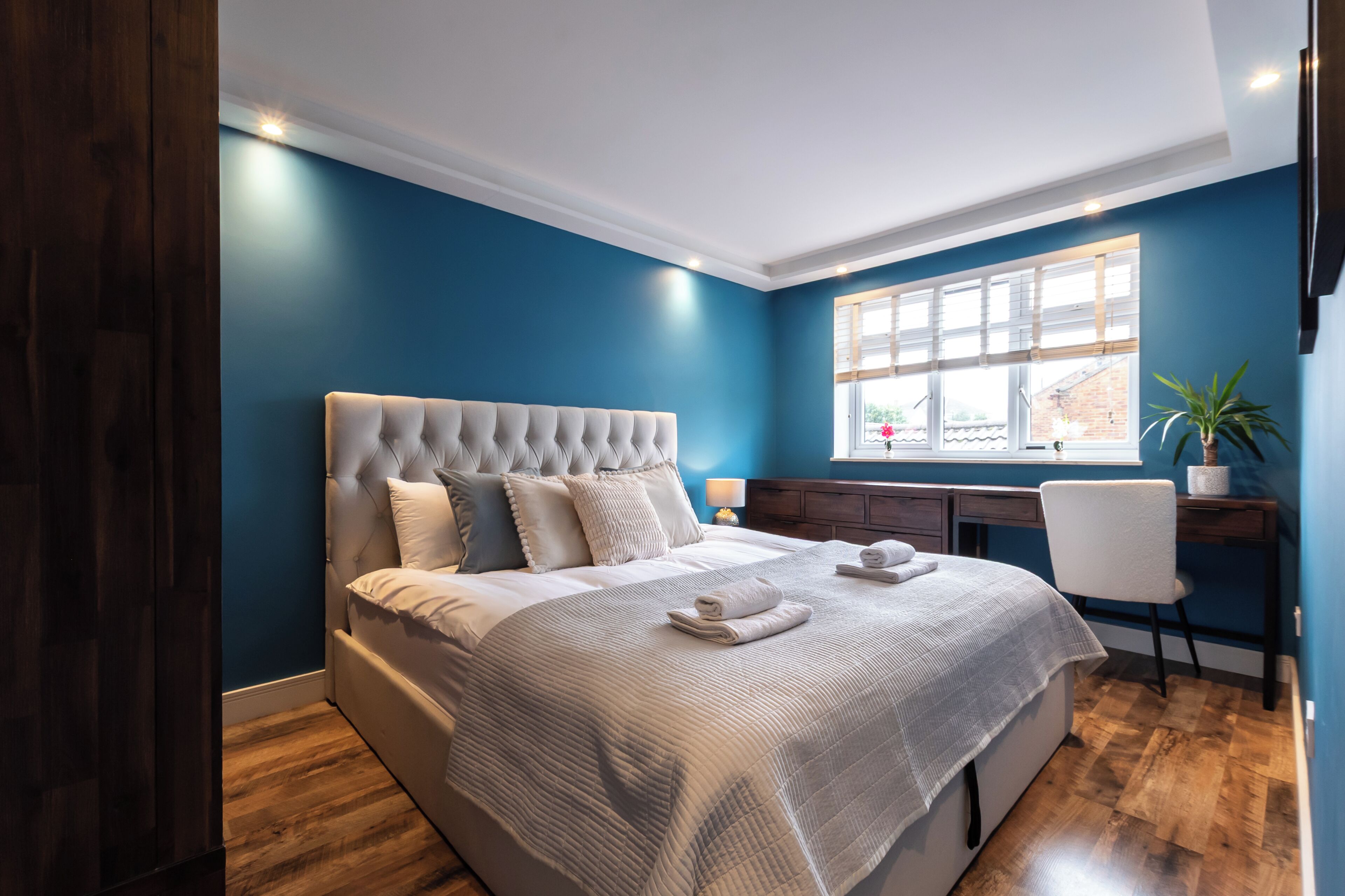 Iron/ironing board, free WiFi, bed sheets