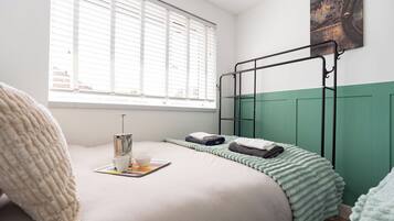 3 bedrooms, iron/ironing board, free WiFi, bed sheets